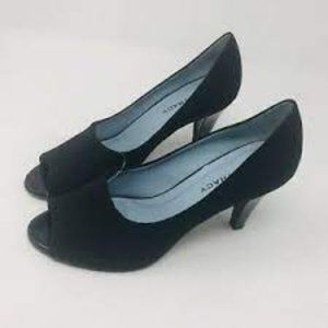 Ellen Tracy Jonah Heels